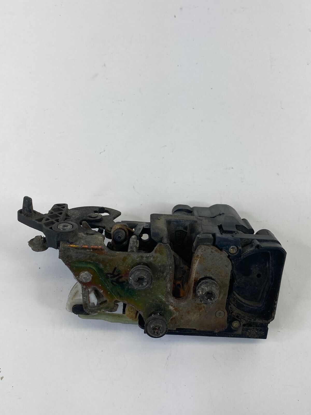 95-99 Yukon Tahoe 99 00 Escalade Rear Right Back Side Door Lock Latch 16636584