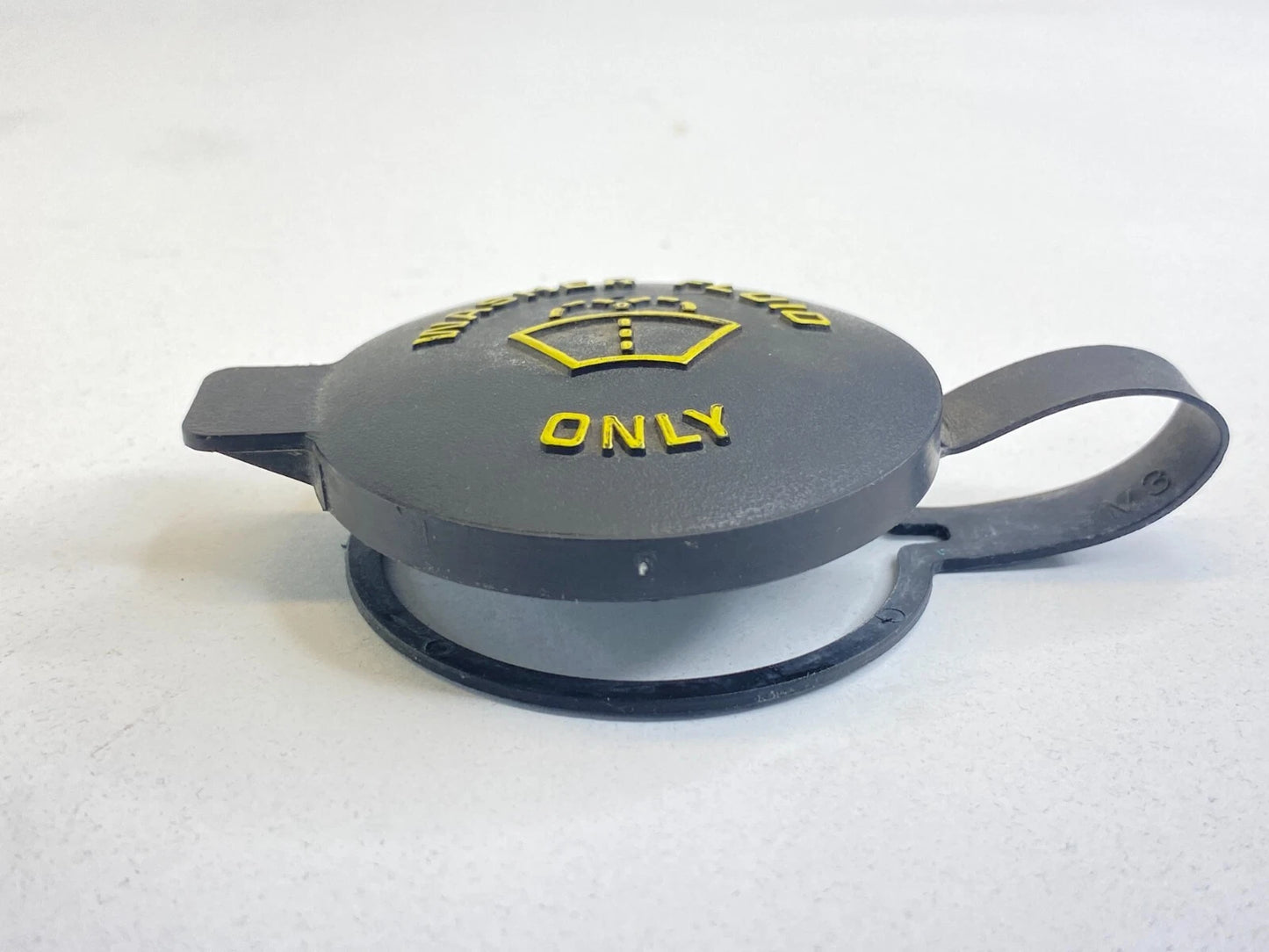 2005-2007 FORD FIVE HUNDRED WINDSHIELD WIPER WASHER FLUID RESERVOIR CAP COVER