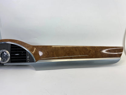 2008-2012 BUICK ENCLAVE CENTER DASH TRIM BEZEL W CLOCK& AIR VENT GRILLE 25913302