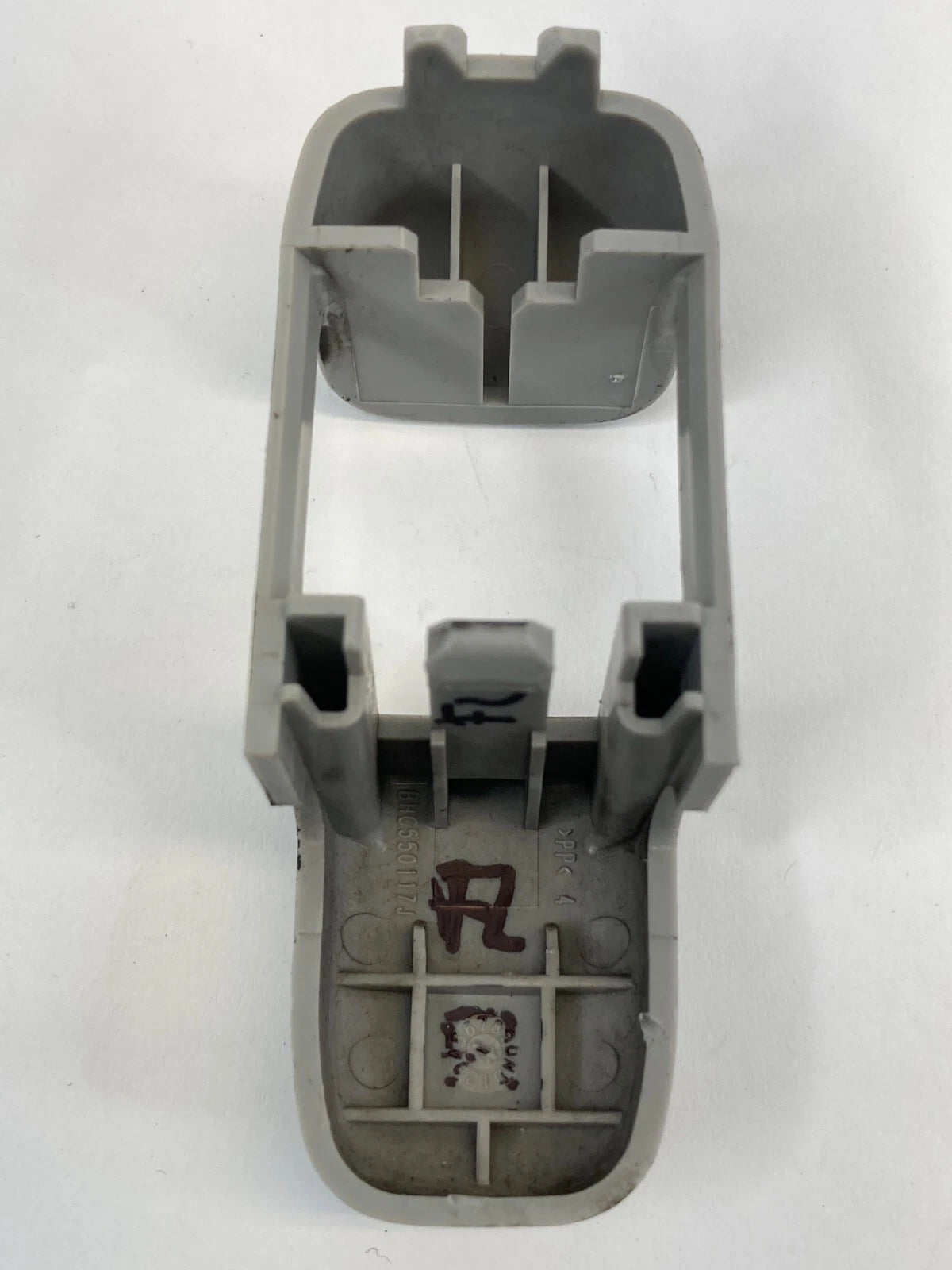 07-13 SUZUKI SX4 HATCHBACK FRONT LEFT SEAT BELT HEIGHT ADJUSTER COVER BHC550117J