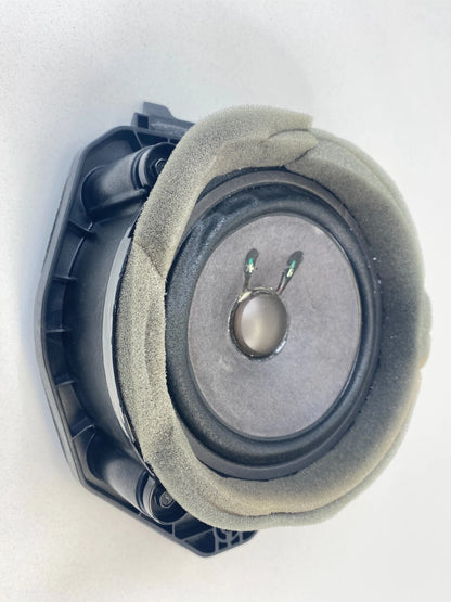 2010-2016 CADILLAC SRX 09-17 ENCLAVE REAR RIGHT SIDE DOOR AUDIO SPEAKER 25840461