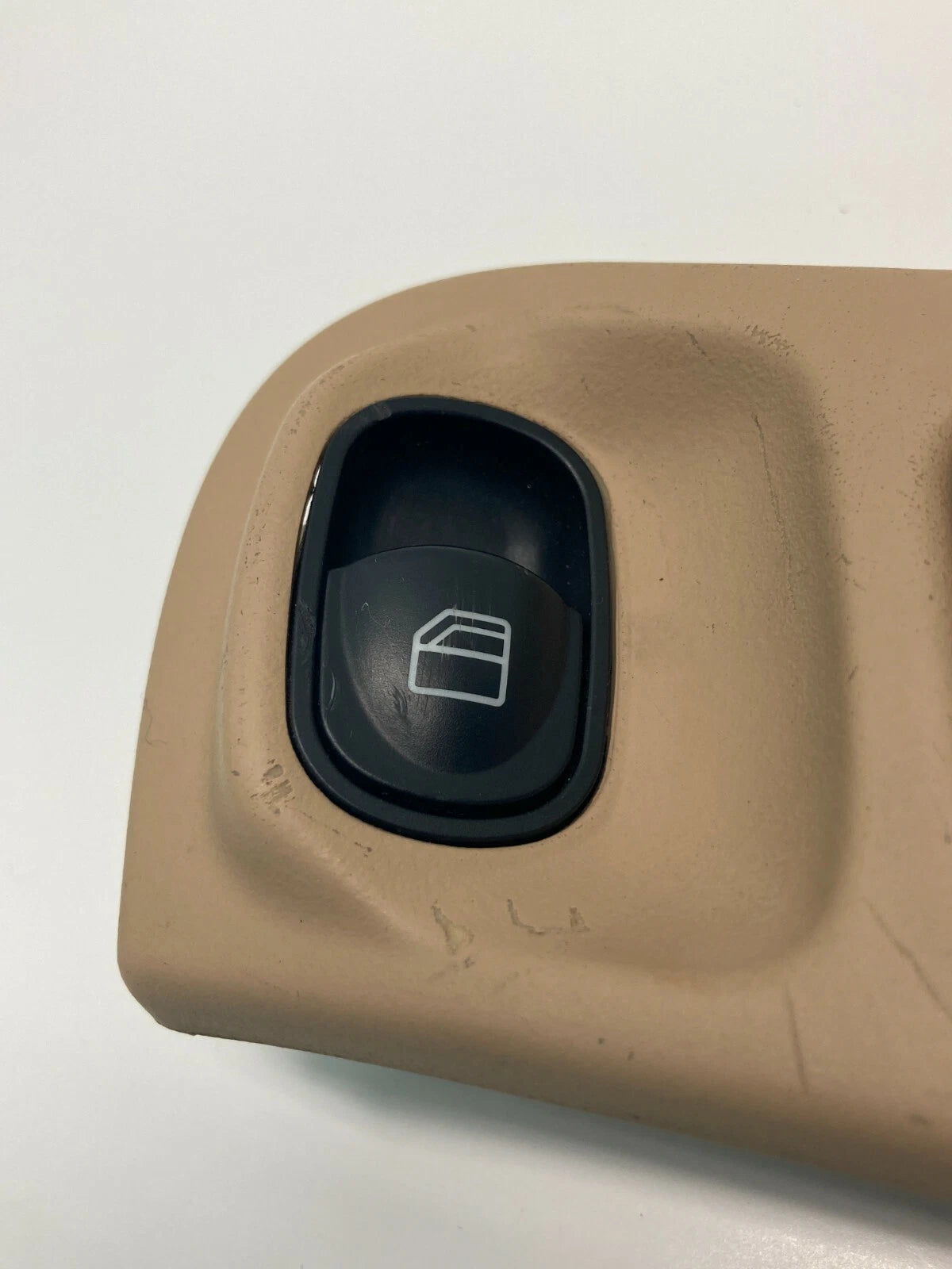 2001-2005 MERCEDES BENZ C240 FRONT RIGHT PASSENGER SIDE INTERIOR DOOR HANDLE OEM