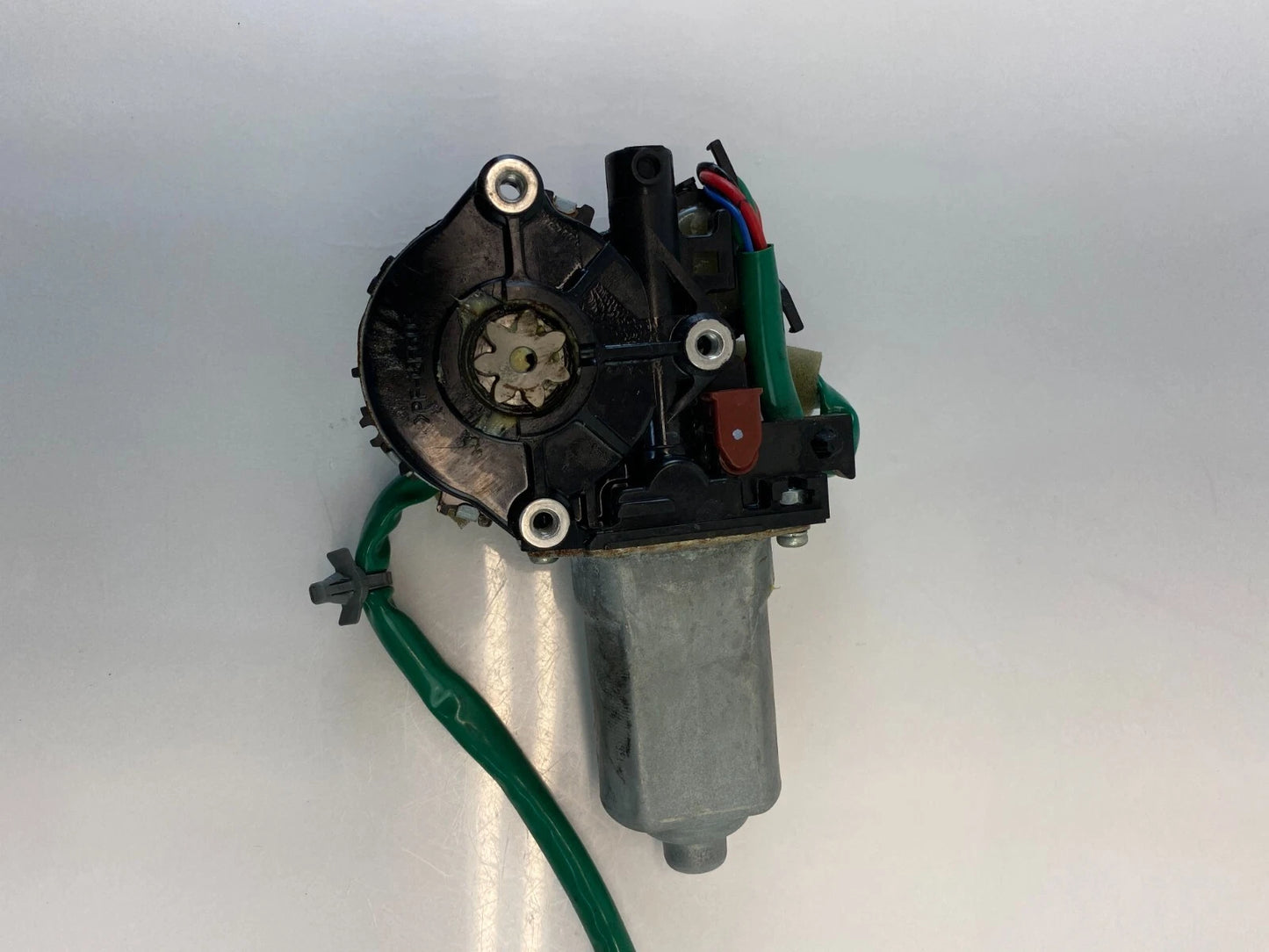 2003-2006 INFINITI G35 SEDAN REAR RIGHT SIDE DOOR POWER WINDOW MOTOR 82730-CM31A