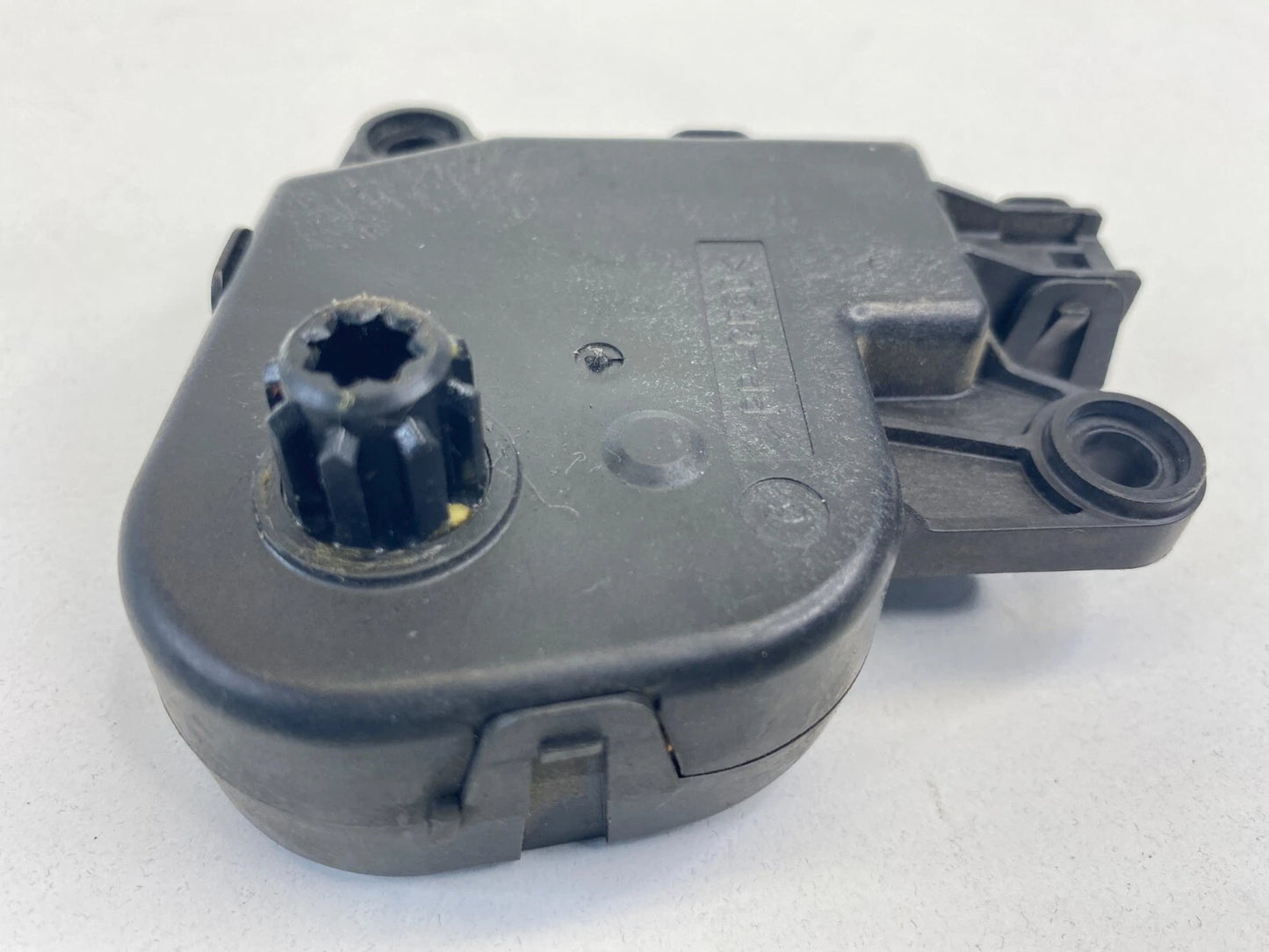 01-05 DODGE GRAND CARAVAN A/C HEATER FLAP BLEND DOOR ACTUATOR MOTOR 4885465AA