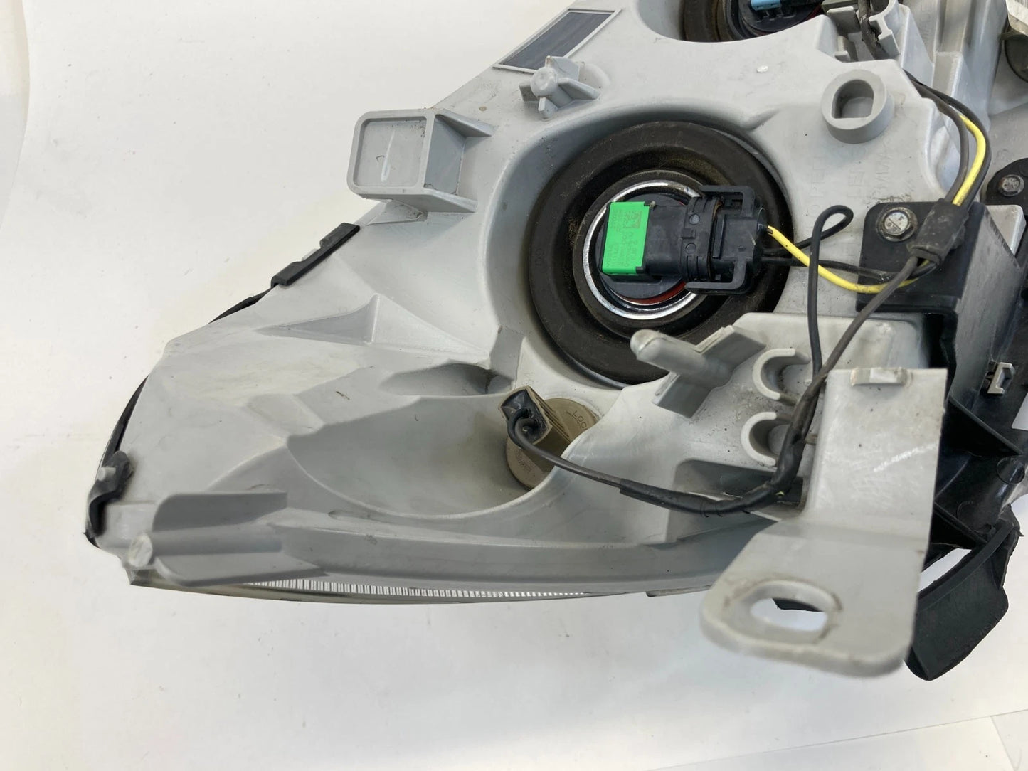 2008-2012 CHEVROLET MALIBU FRONT LEFT HEADLIGHT HEADLAMP HALOGEN 25984638 OEM