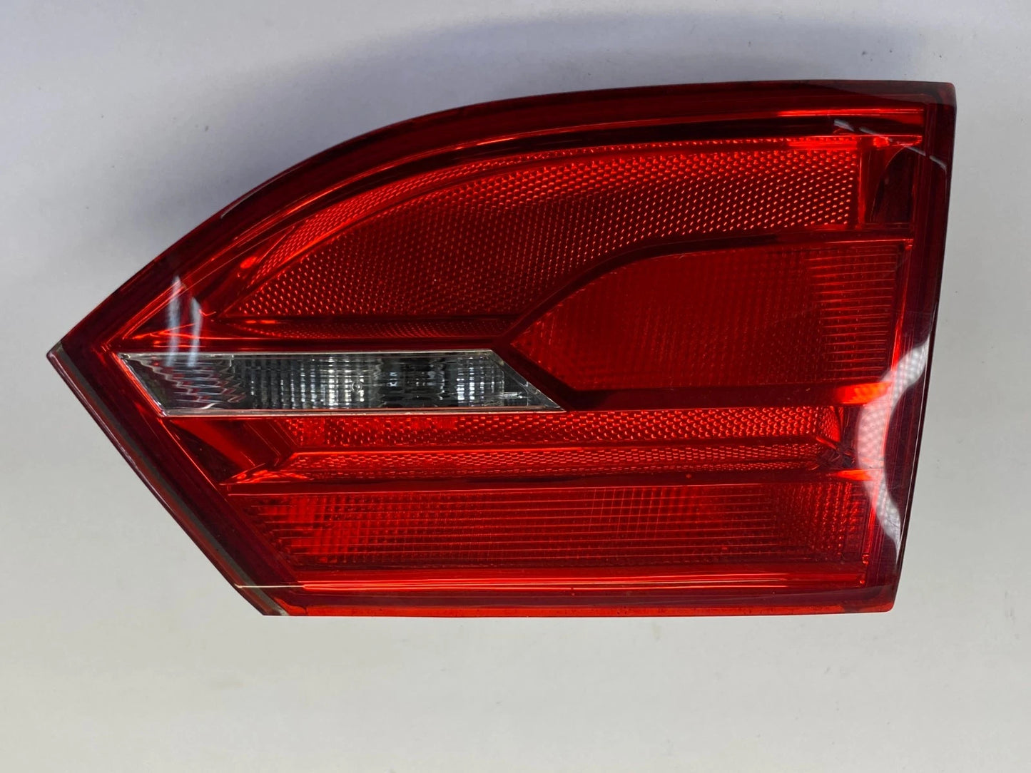 2011-2014 VOLKSWAGEN JETTA TAILLIGHT INNER REAR RIGHT PASSENGER SIDE OEM FACTORY