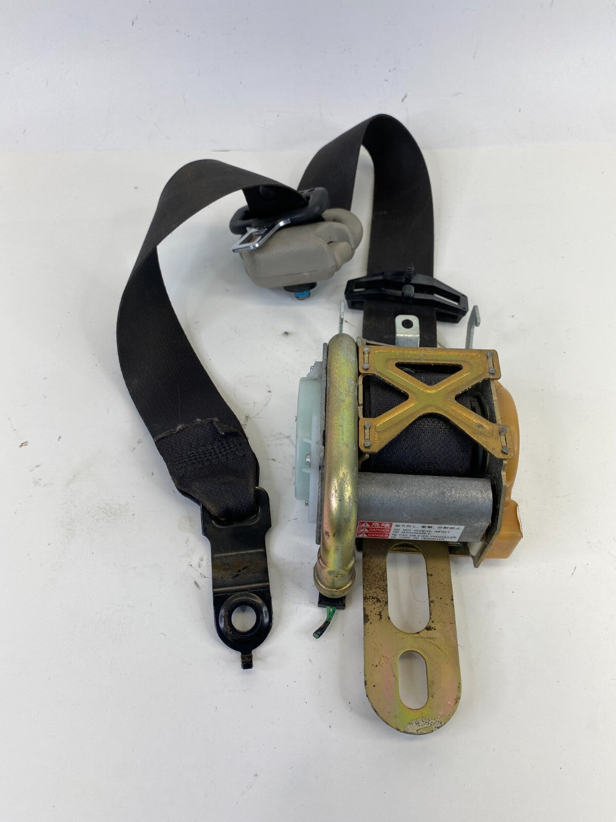 2005 2006 Dodge Magnum Front Left Driver Seat Belt Retractor P0UX531DVAD OEM