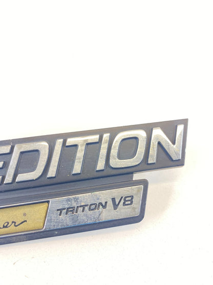 1997-2002 FORD EXPEDITION EDDIE BAUER TRITON V8 FENDER EMBLEM BADGE LOGO