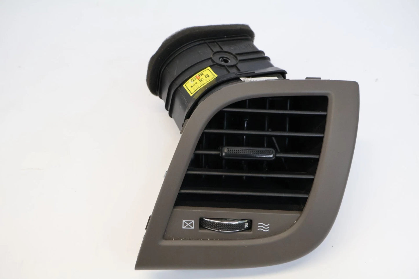 2012-2014 HYUNDAI ACCENT RIGHT OUTER DASH AC AIR VENT LOUVER 97480-1R100 OEM