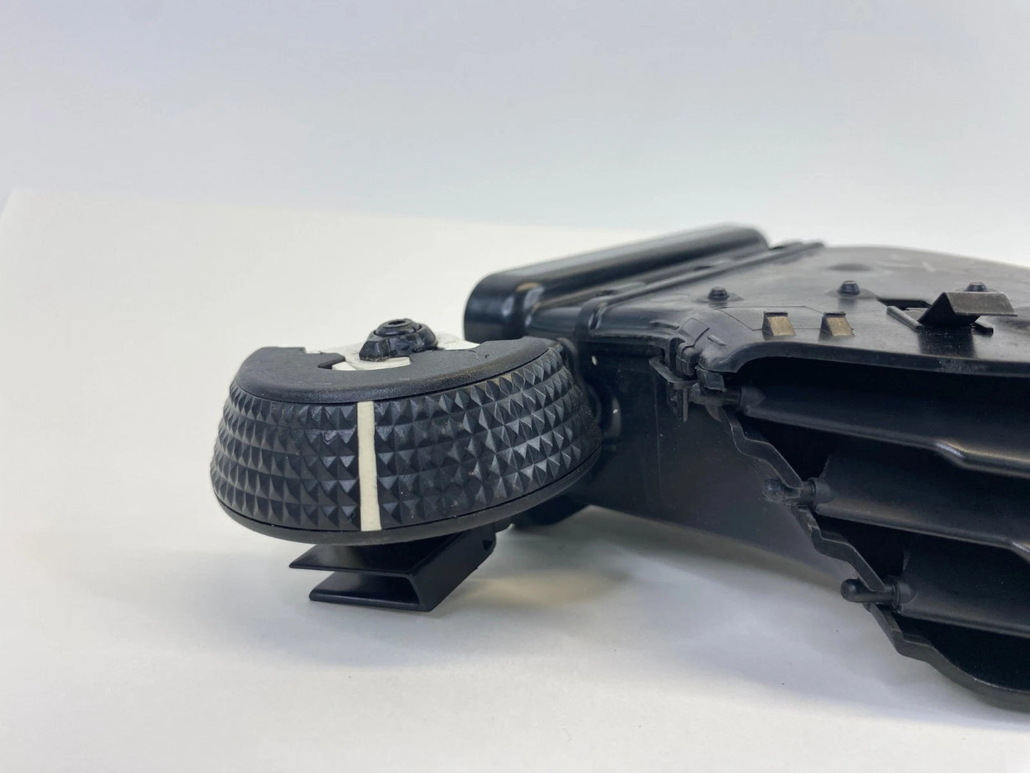 2013-2019 Ford Escape Center Dash Right Side A/C Air Vent Grille Duct Assy OEM