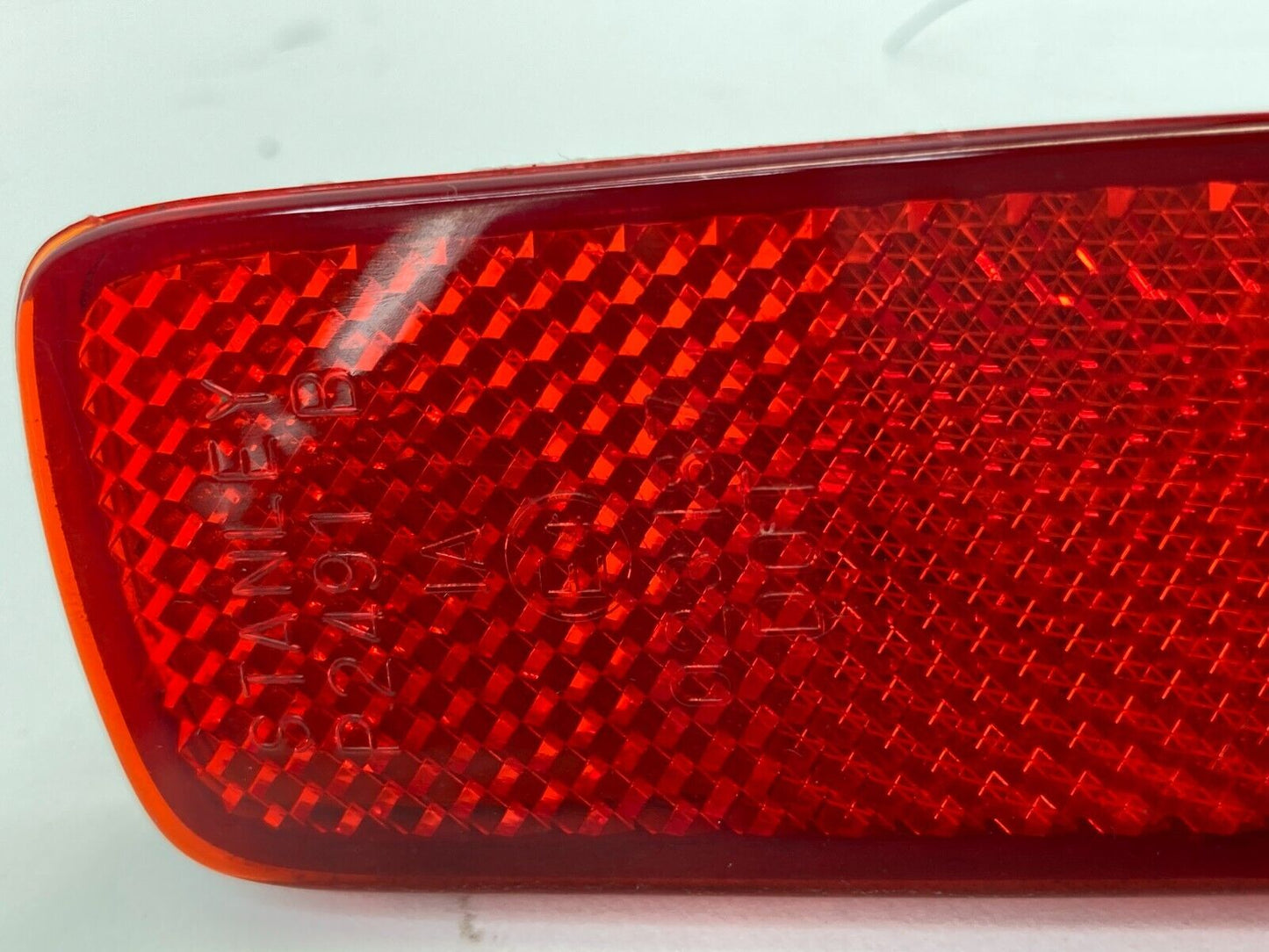 04-09 Mazda3 Sedan Rear Bumper Right Outer Side Reflector Lamp Stanley P3945