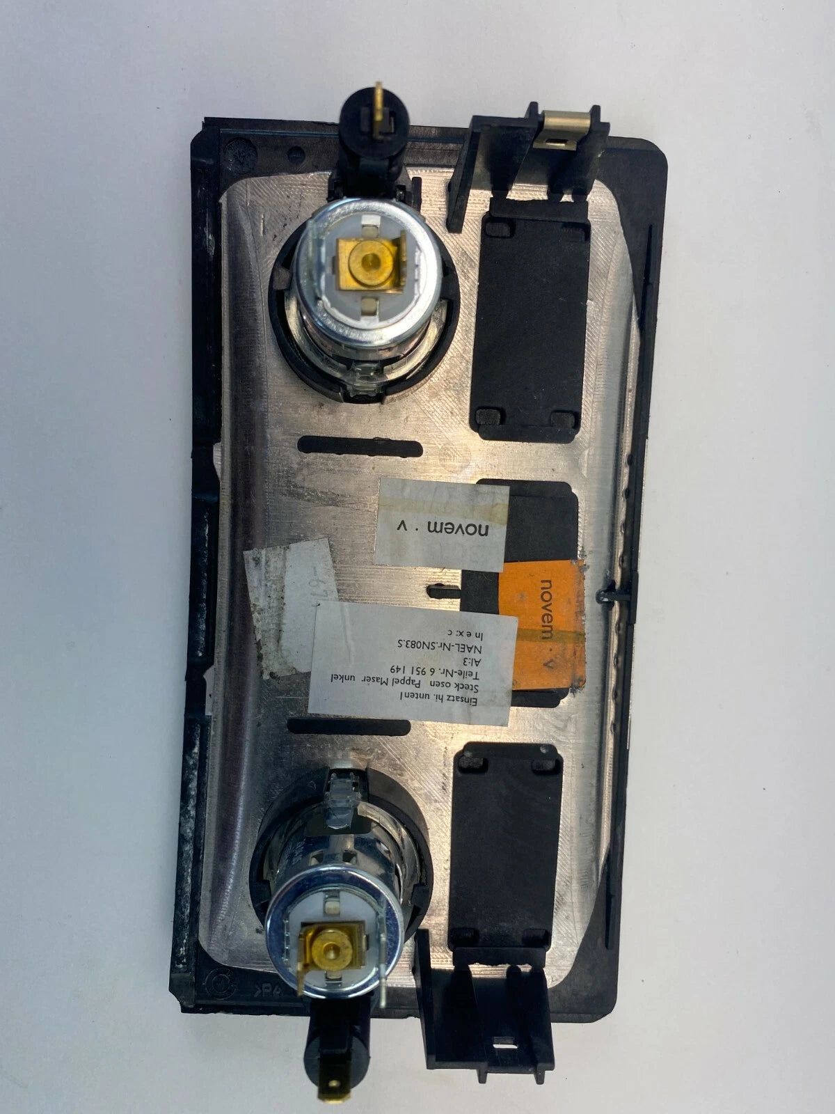 04 05 BMW 545I 04-07 525I REAR CENTER CONSOLE POWER OUTLET CIGARETTE LIGHTER OEM