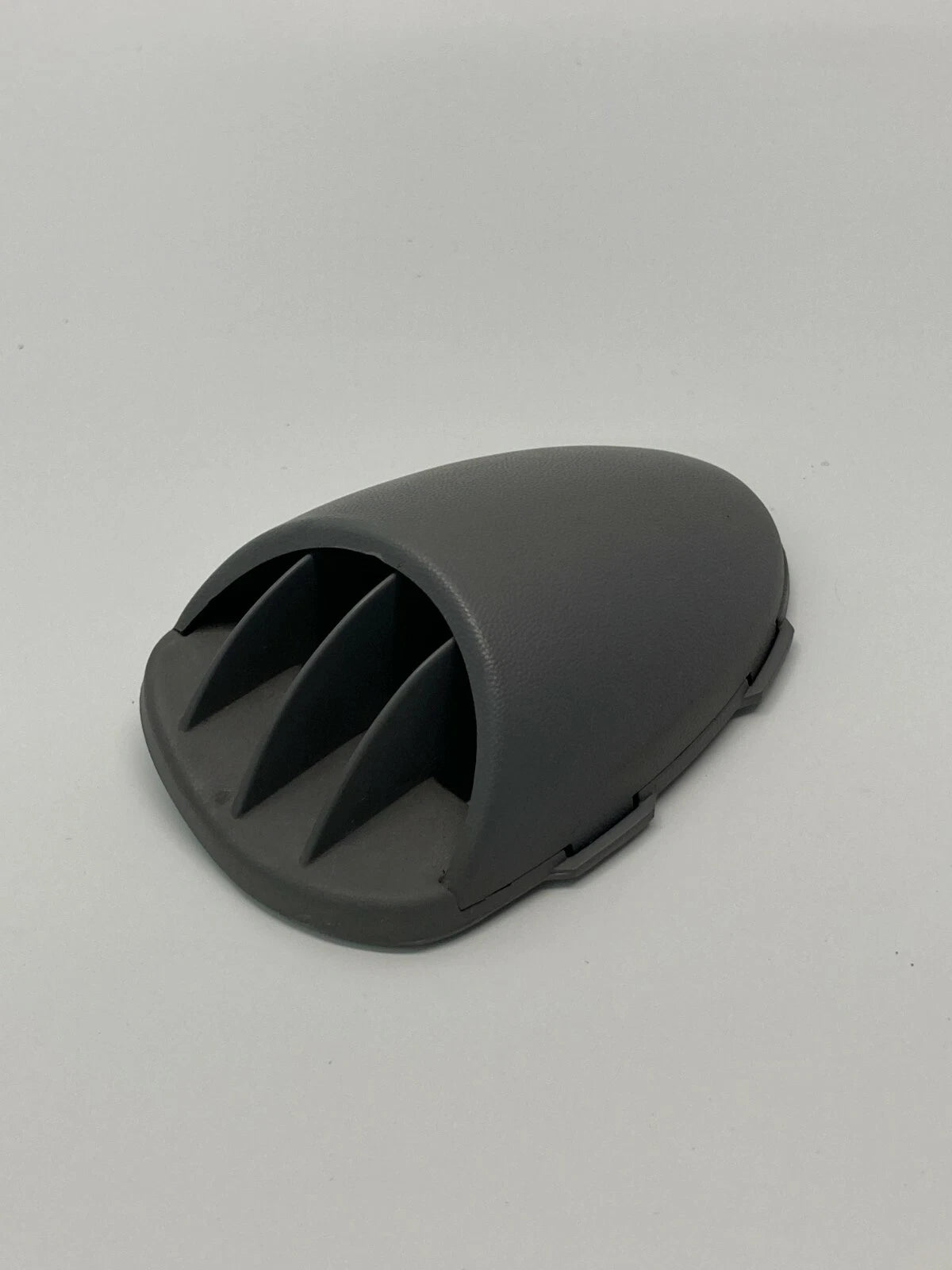 01-05 PONTIAC AZTEK RIGHT PASSENGER SIDE DASH A/C UPPER OUTER AIR VENT DEFLECTOR
