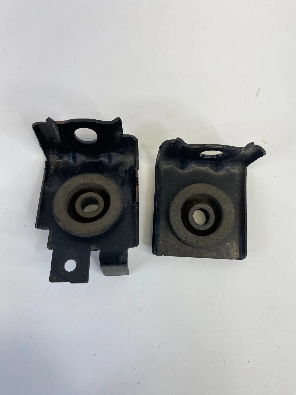 2013 INFINITI JX35 LEFT & RIGHT RADIATOR MOUNTING BRACKET SUPPORT PAIR SET OEM