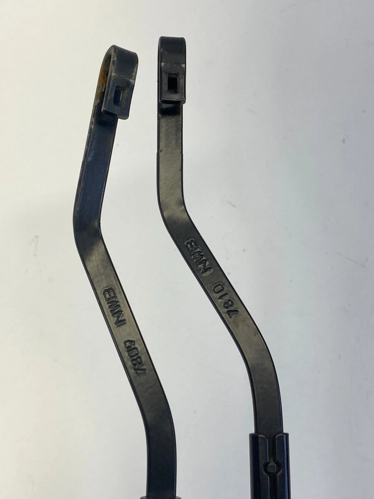 2010-2013 SUZUKI KIZASHI WINDSHIELD WIPER ARMS PAIR FRONT LEFT RIGHT OEM FACTORY