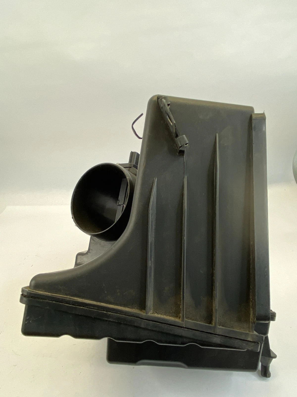 2007-2012 NISSAN ALTIMA 2.5L AIR CLEANER INTAKE BOX LOWER CASE HOUSING OEM