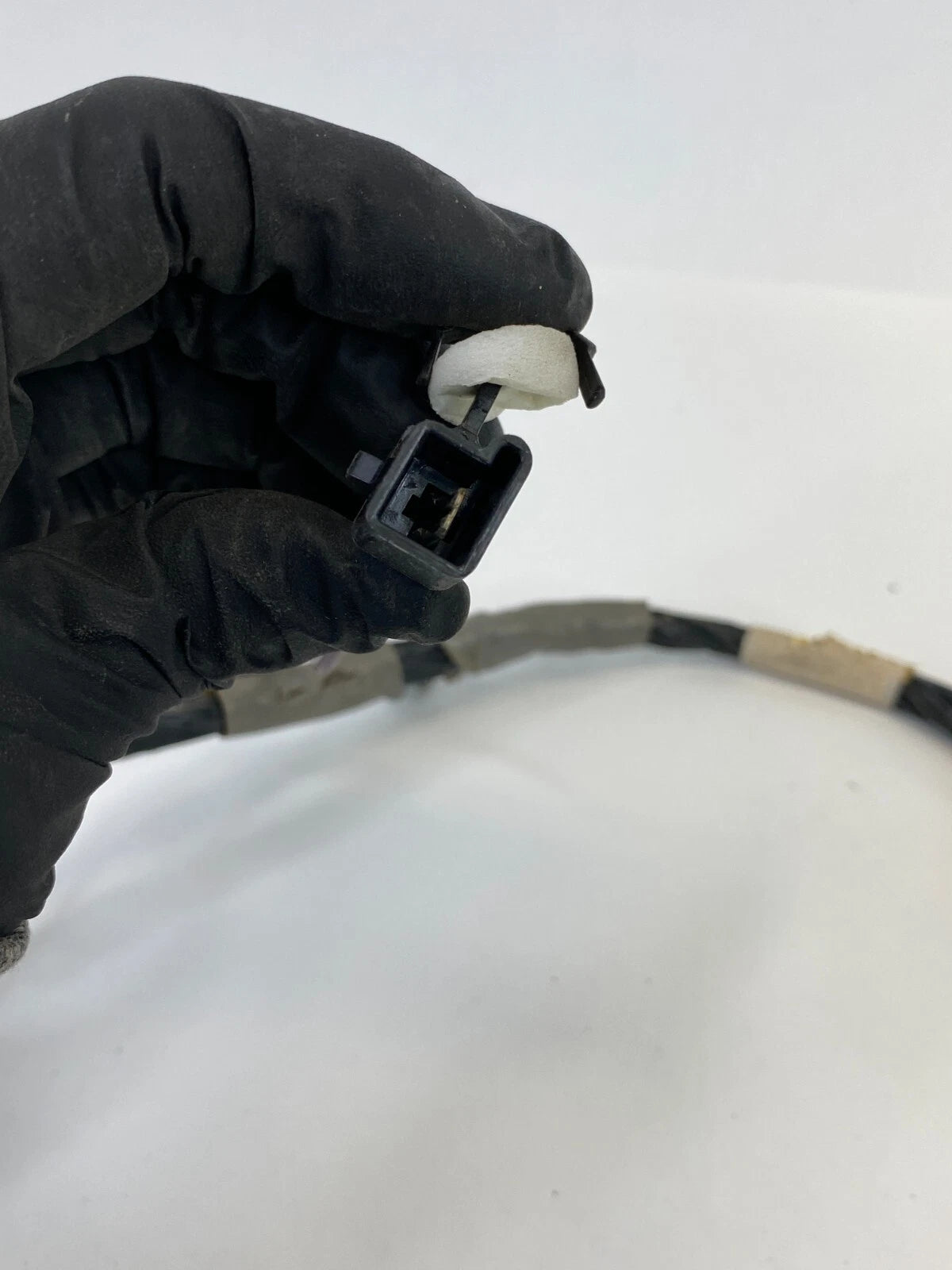 2000 00 GMC YUKON REAR TRUNK LIFTGATE RIGHT SIDE WIRING HARNESS WIRE CABLE OEM