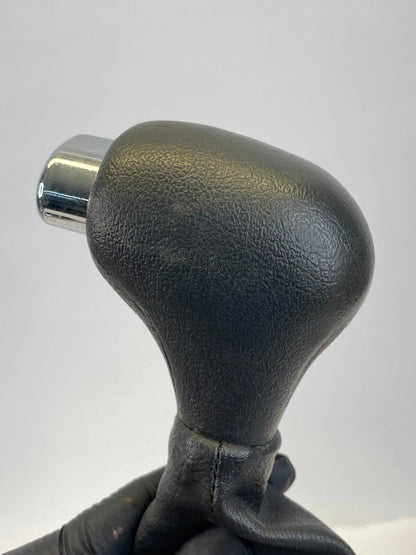 2002-2009 CHEVROLET TRAILBLAZER SHIFTER HANDLE KNOB AND BOOT OEM