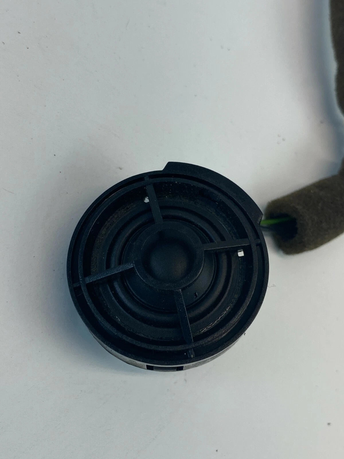 1996-2001 AUDI A4 SEDAN FRONT RIGHT DOOR TWEETER SPEAKER 8D0-035-399 OEM