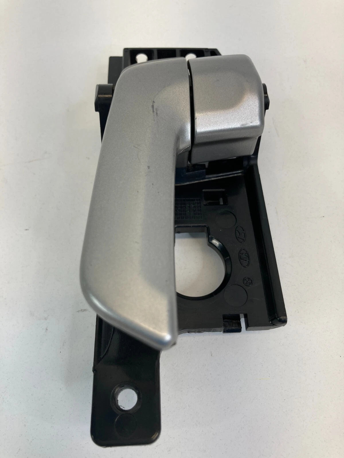 2005-2010 KIA SPORTAGE REAR LEFT SIDE INNER DOOR HANDLE SILVER OEM 82613-1F000