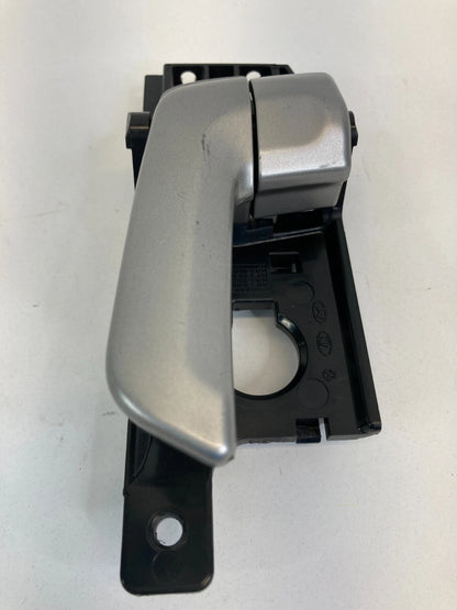 2005-2010 KIA SPORTAGE REAR LEFT SIDE INNER DOOR HANDLE SILVER OEM 82613-1F000
