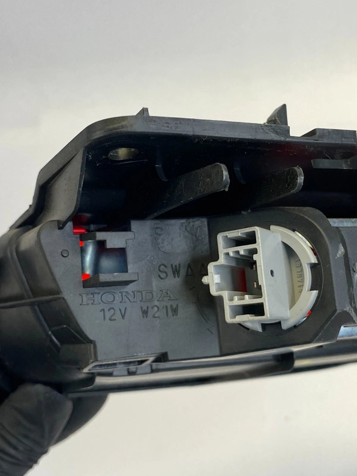 2007-2011 HONDA CR-V REAR THIRD 3RD BRAKE LIGHT HIGH MOUNTED STOP LAMP OEM