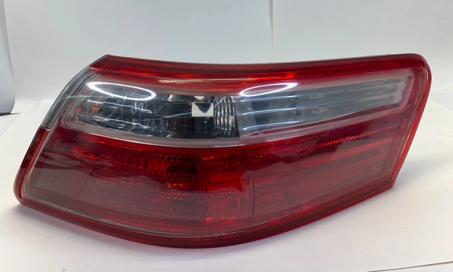 2007-2010 TOYOTA CAMRY REAR RIGHT SIDE TAILLIGHT TAIL LAMP ASSEMBLY OEM