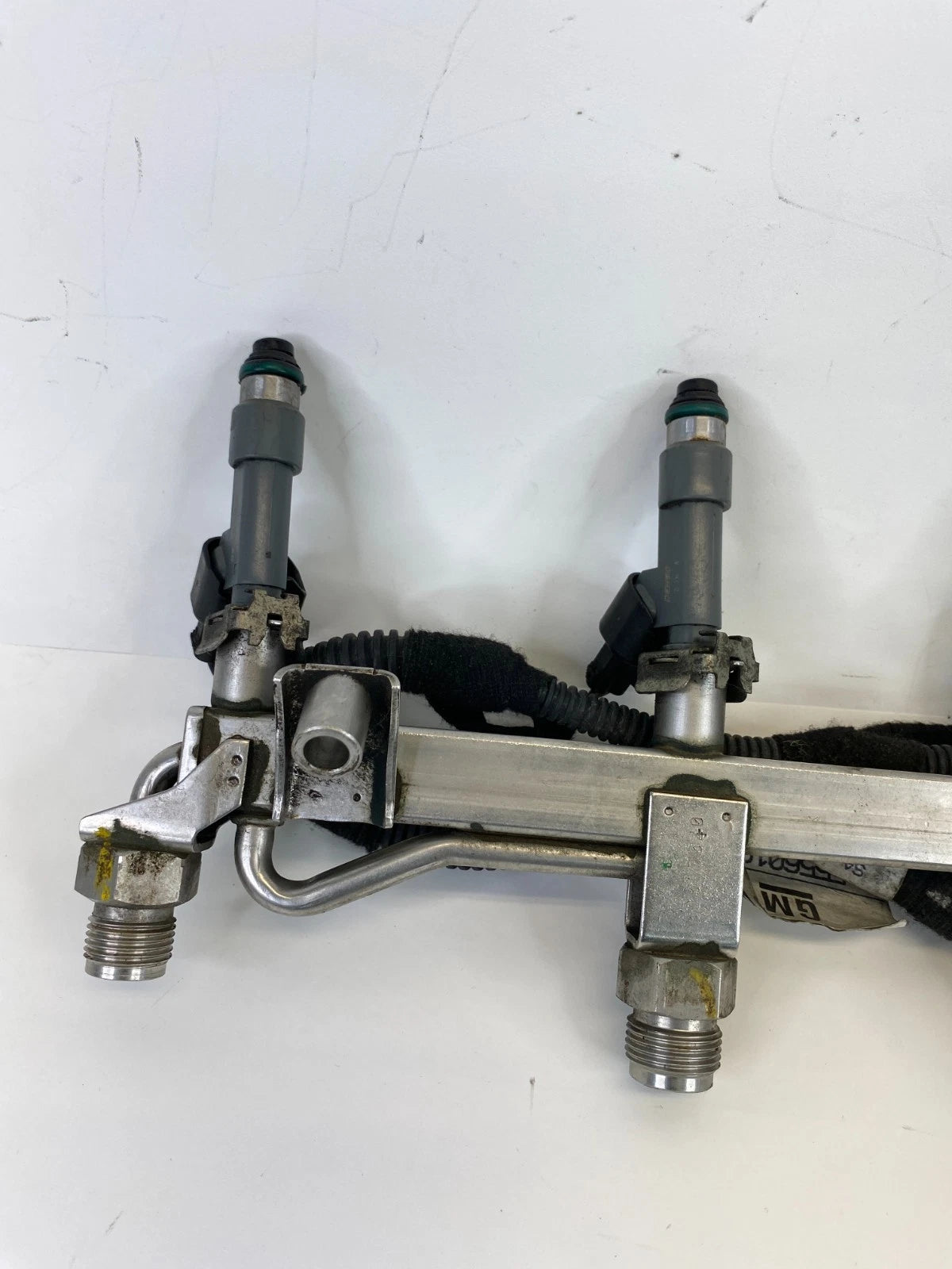 2007-2011 Saab 9-3 2.0L Engine Fuel Rail Injection w/ Injectors 55556681