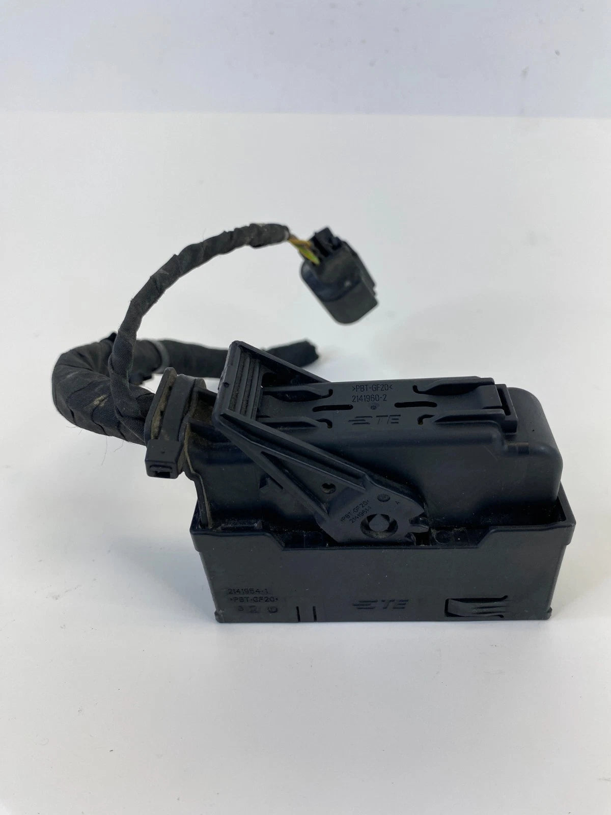 2016-2019 FORD EXPLORER 3.5L AT 4WD ABS ANTI LOCK BRAKE PUMP PLUG CONNECTOR OEM
