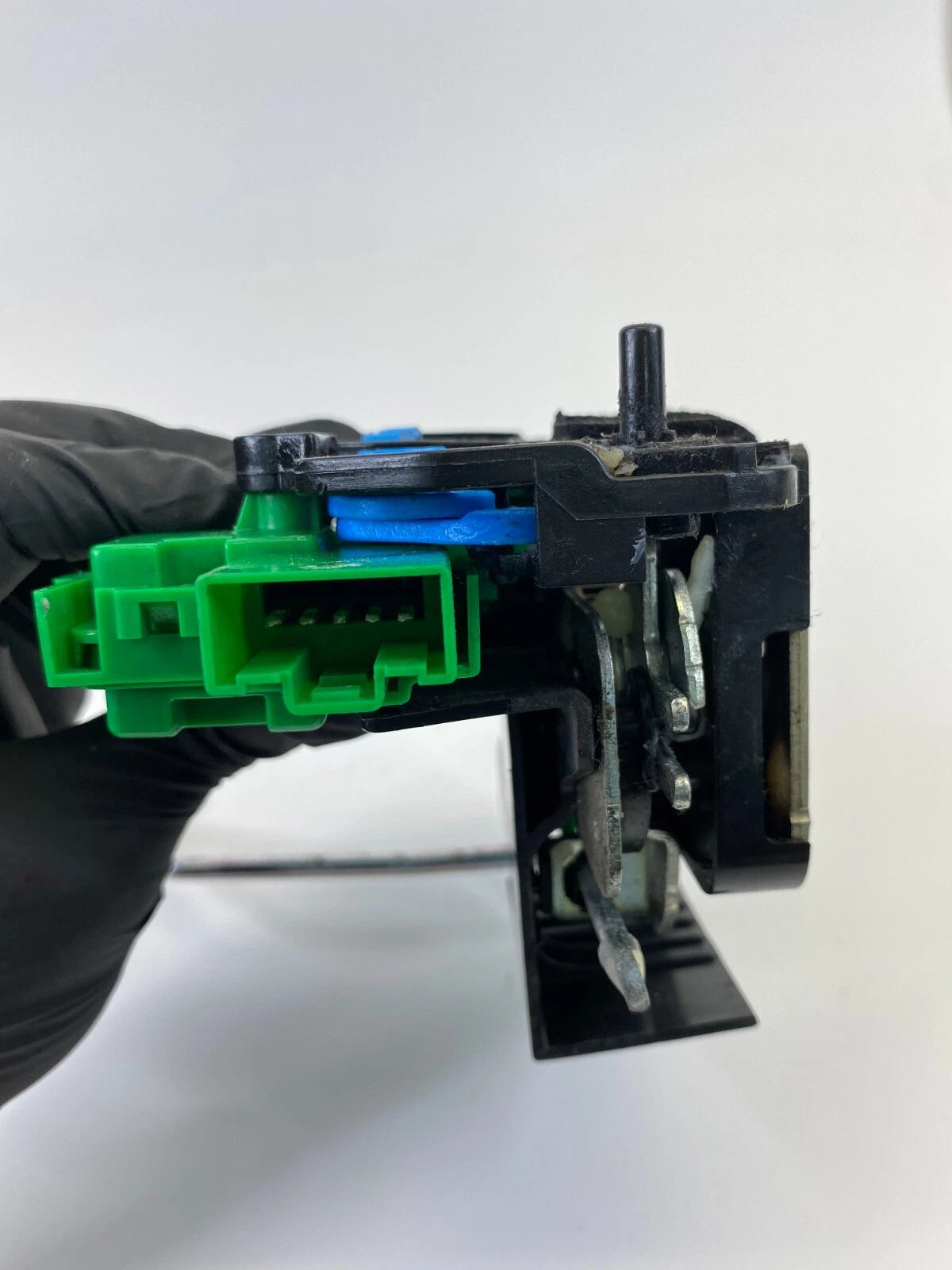 2012-2017 HYUNDAI ACCENT REAR RIGHT SIDE BACK DOOR LOCK LATCH ACTUATOR OEM