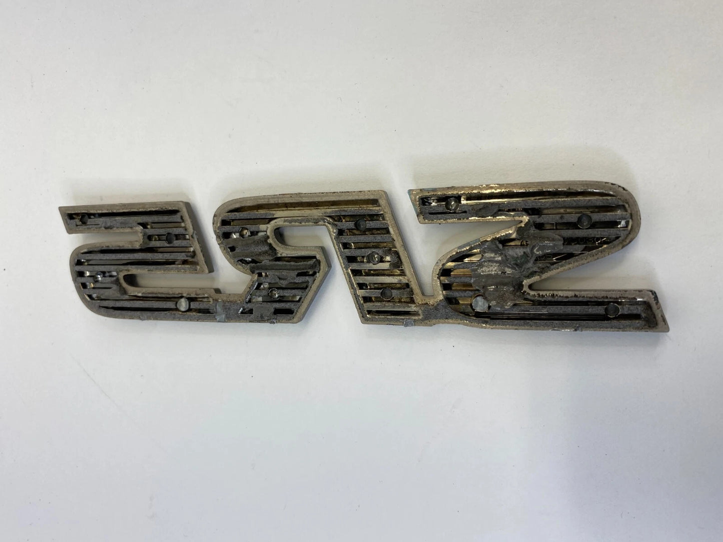 01-07 TOYOTA SEQUOIA REAR PILLAR SIDE EMBLEM LOGO BADGE SYMBOL NAMEPLATE SR5 OEM