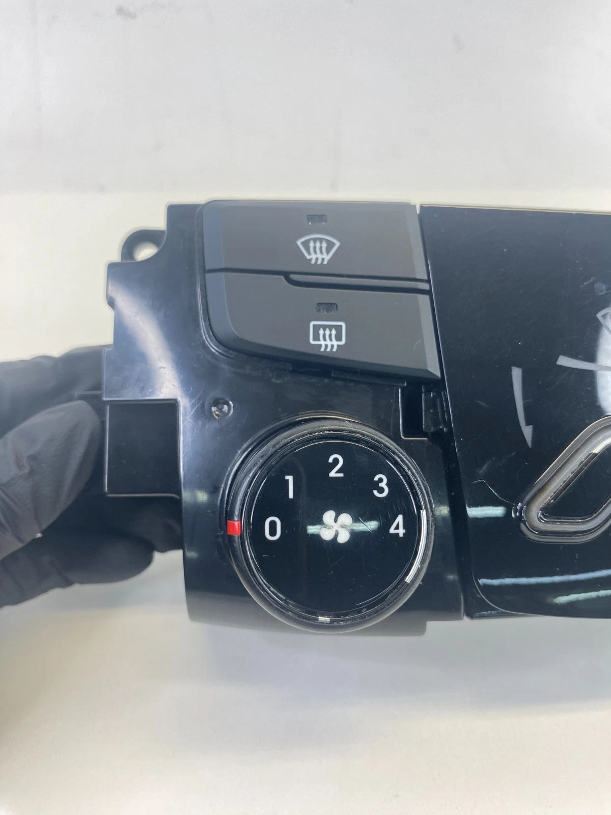 2011-2013 Hyundai Sonata Dash AC Climate Control Temperature Switch 97250-3Q001