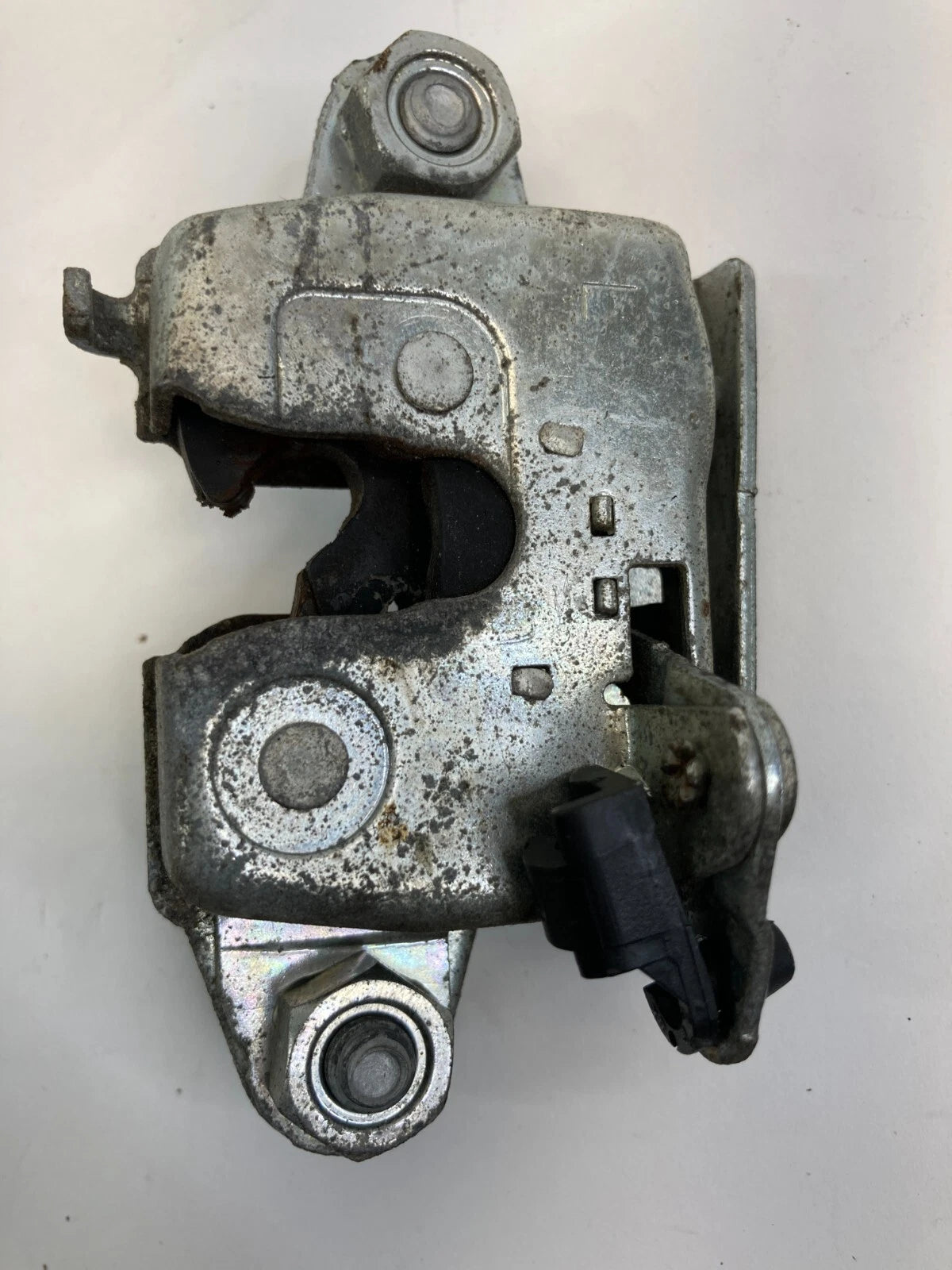 2007-2021 TOYOTA TUNDRA REAR LEFT DRIVER SIDE TAILGATE LIFTGATE LOCK LATCH OEM