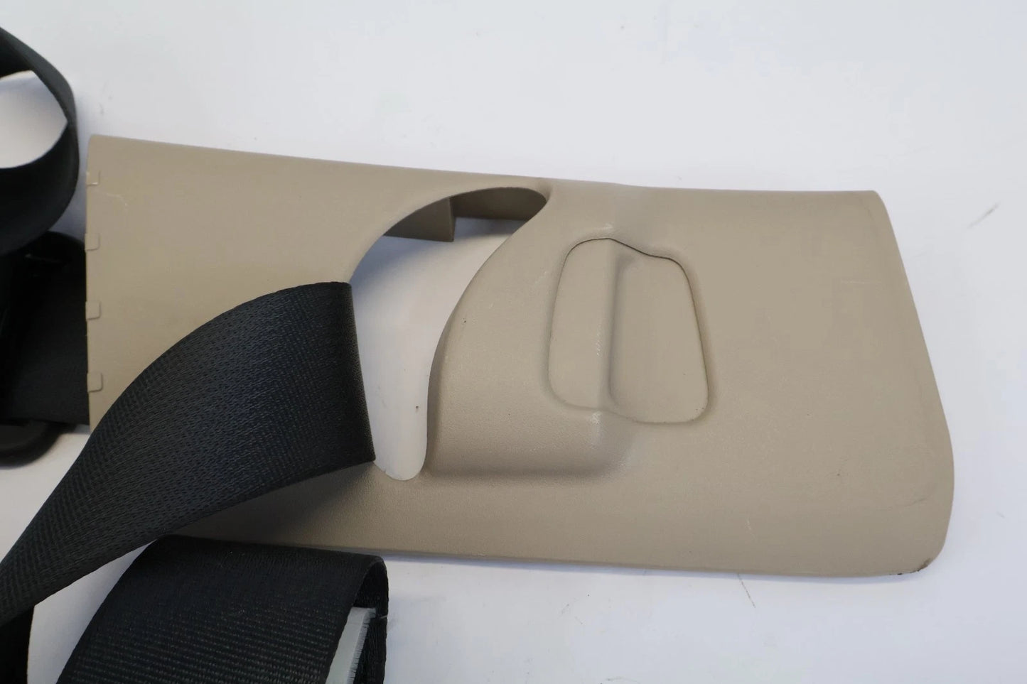 2010-2013 SUZUKI KIZASHI FRONT RIGHT SIDE SEAT BELT RETRACTOR 84920-5715 OEM