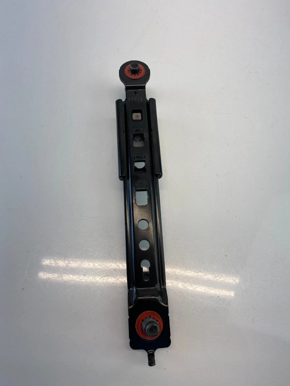 2011-2016 HYUNDAI ELANTRA FRONT SEAT BELT ADJUSTER HEIGHT BRACKET SUPPORT OEM
