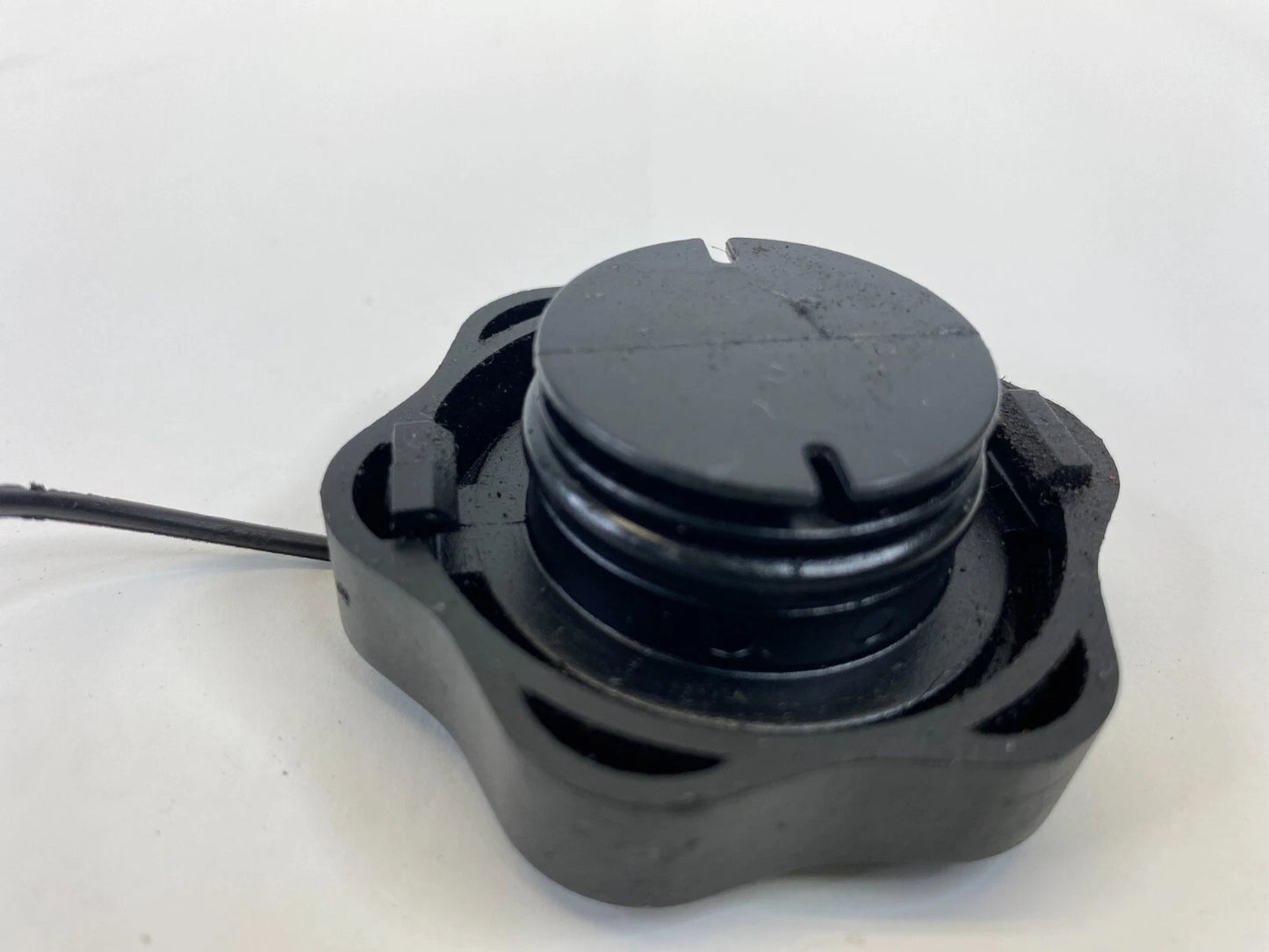2001-2007 FORD ESCAPE POWER STEERING PUMP FLUID RESERVOIR CAP OEM