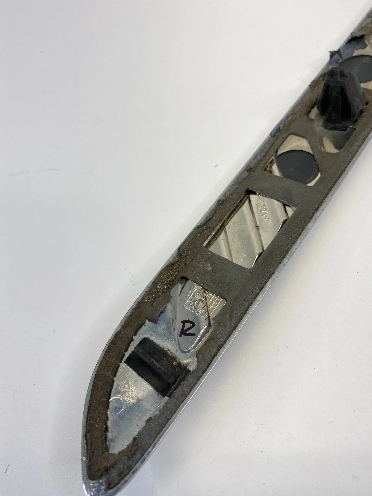 08-12 BUICK ENCLAVE FRONT RIGHT SIDE HOOD EXTERIOR MOLDING CHROME 25867284 OEM