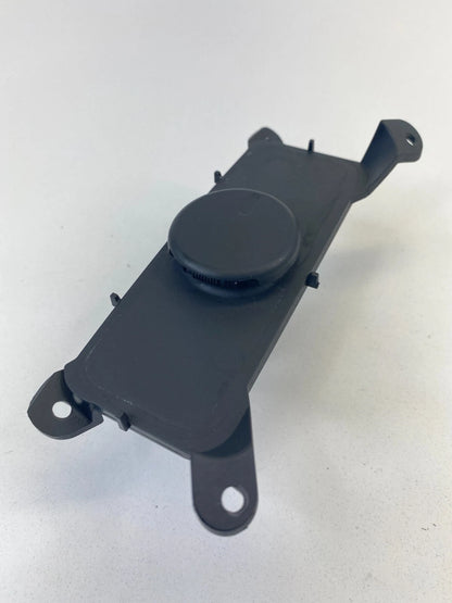 2010-2012 CADILLAC SRX CENTER CONSOLE POWER OUTLET LIGHTER CIGARETTE SOCKET