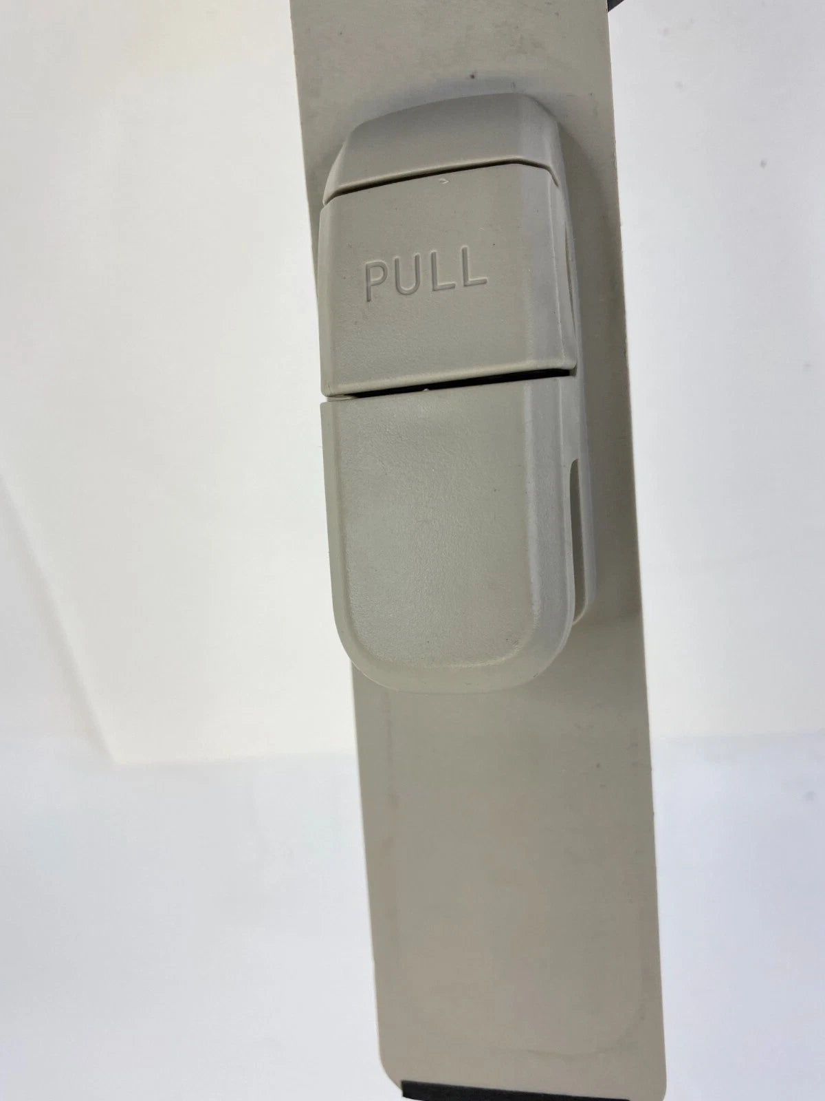2006-2012 FORD FUSION FRONT RIGHT PASSENGER SIDE SEAT BELT HEIGHT ADJUSTER TRIM
