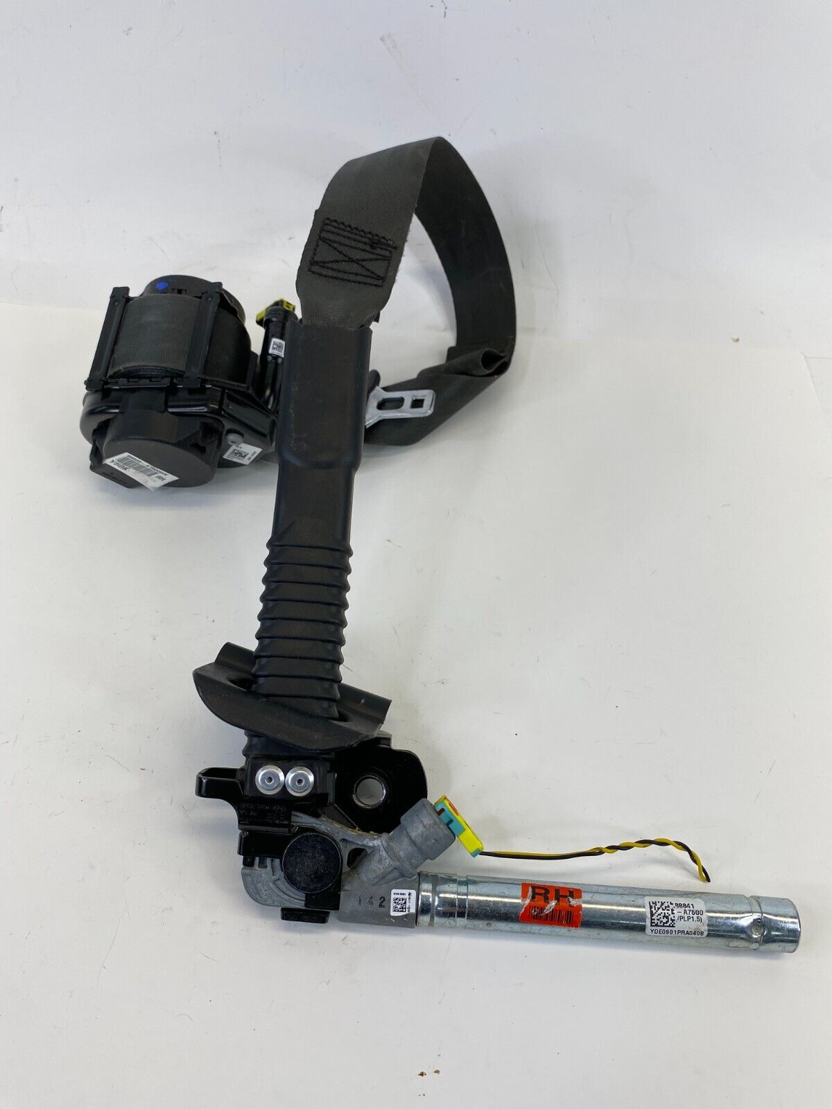 14-18 Kia Forte Front Right Side Seat Belt Retractor Pretensioner 88820-A7500