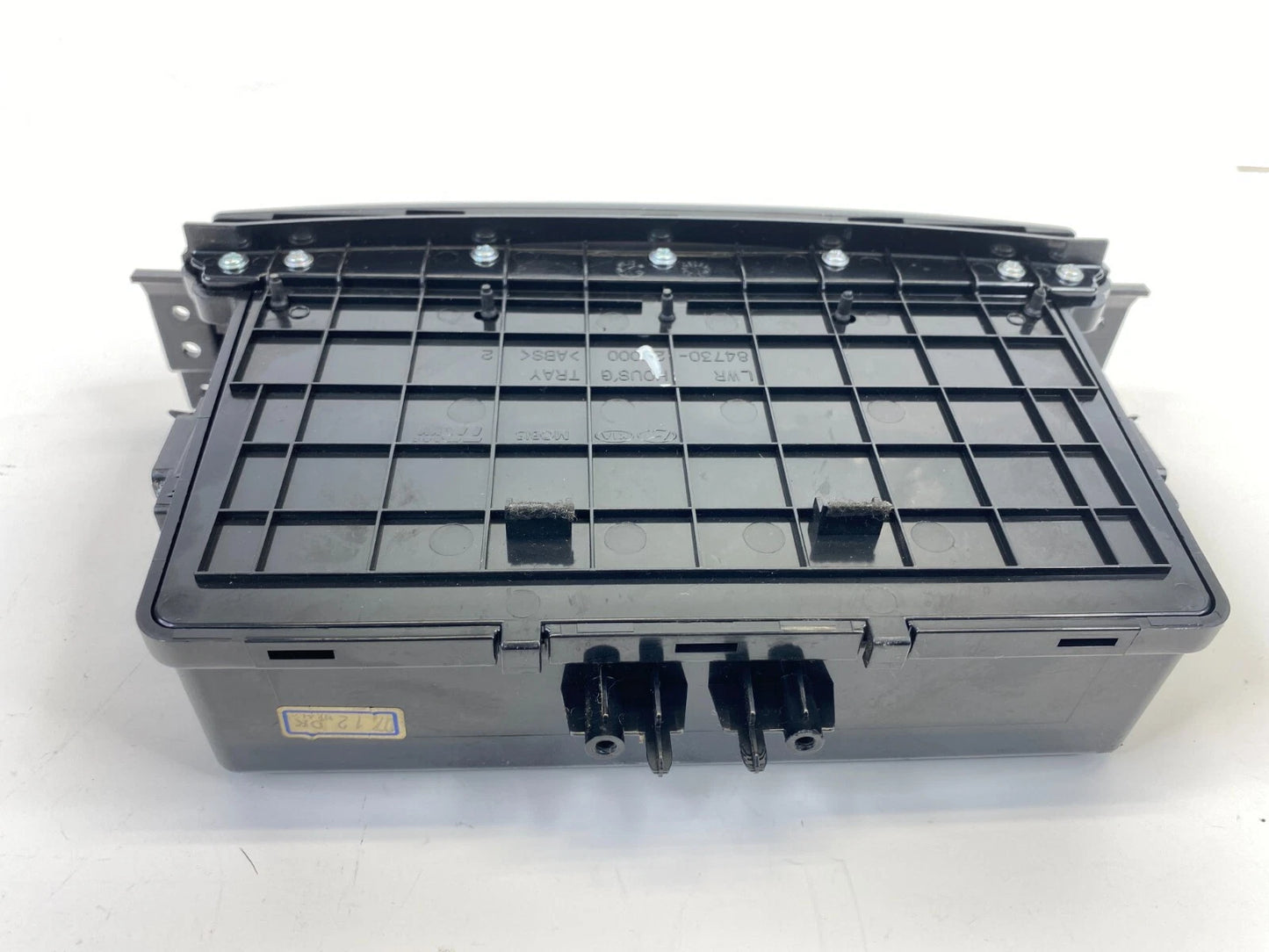 2009 2010 2011 KIA BORREGO CENTER DASH UPPER STORAGE COMPARTMENT 84730-2J000 OEM