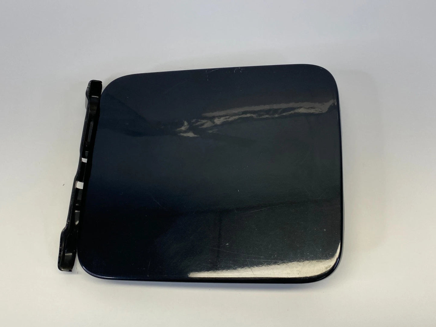 2013-2016 NISSAN PATHFINDER FUEL FILLER DOOR GAS TANK LID FLAP COVER