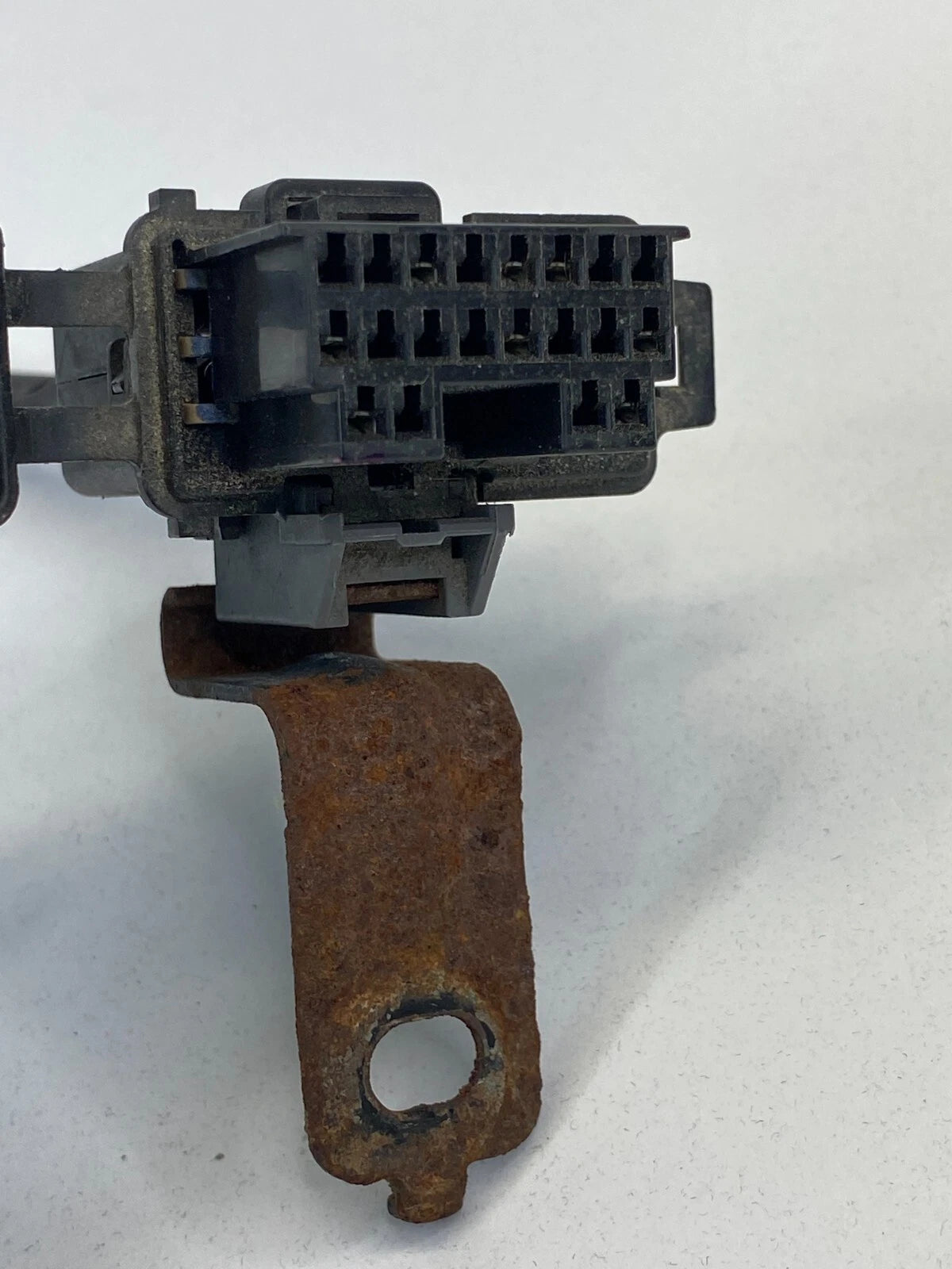 2011-2014 HYUNDAI SONATA 2.4L DIAGNOSTIC PLUG PORT SOCKET CONNECTOR MG632867