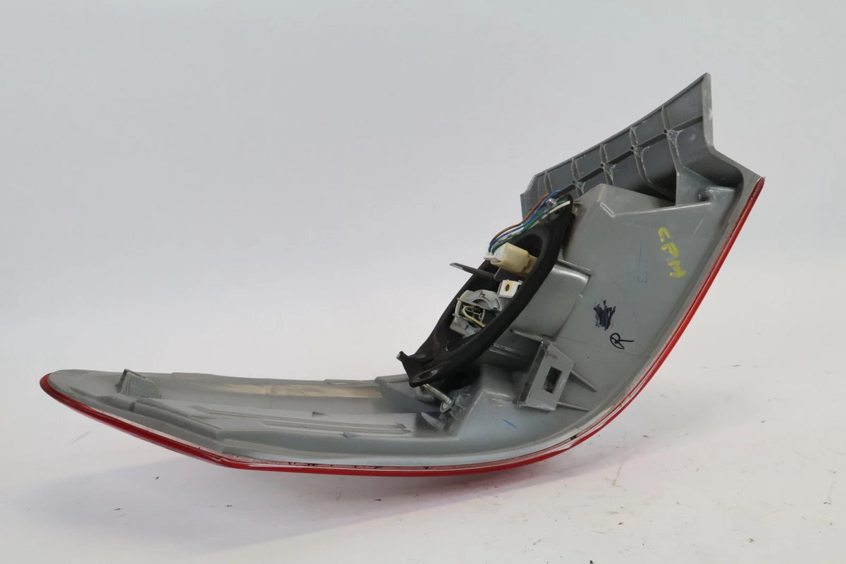 2010 2011 TOYOTA CAMRY HYBRID RIGHT PASSENGER TAIL LIGHT TAILLAMP OUTER LED OEM