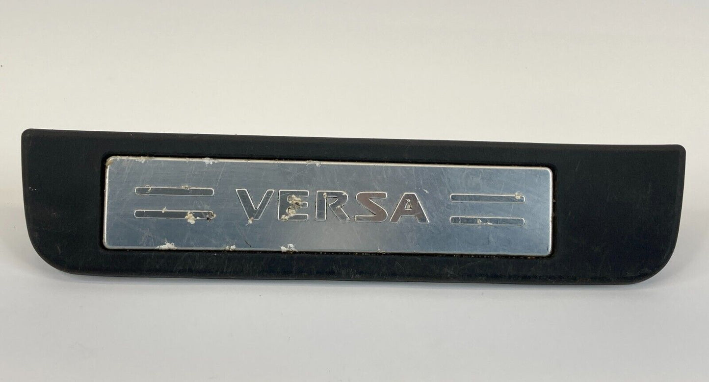 07-12 Nissan Versa Rear Left Side Door Step Kicking Scuff Sill Plate 769B3-EM00A