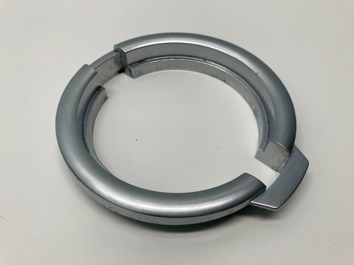2002-2005 BMW 745I 745LI CENTER CONSOLE CUP HOLDER RING TRIM BEZEL MOLDING OEM