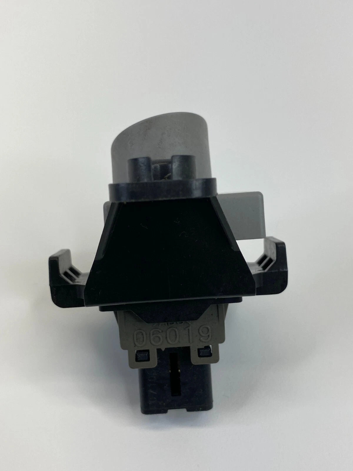 2009-2013 SUBARU FORESTER TRACTION OFF CONTROL BUTTON SWITCH 66211-FG000 OEM