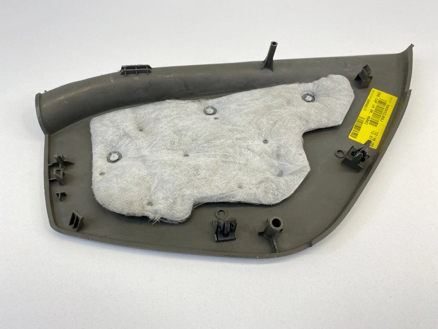 2005-2007 JEEP GRAND CHEROKEE DASH LEFT DRIVER SIDE END CAP COVER 5HS95ZJ8AJ OEM