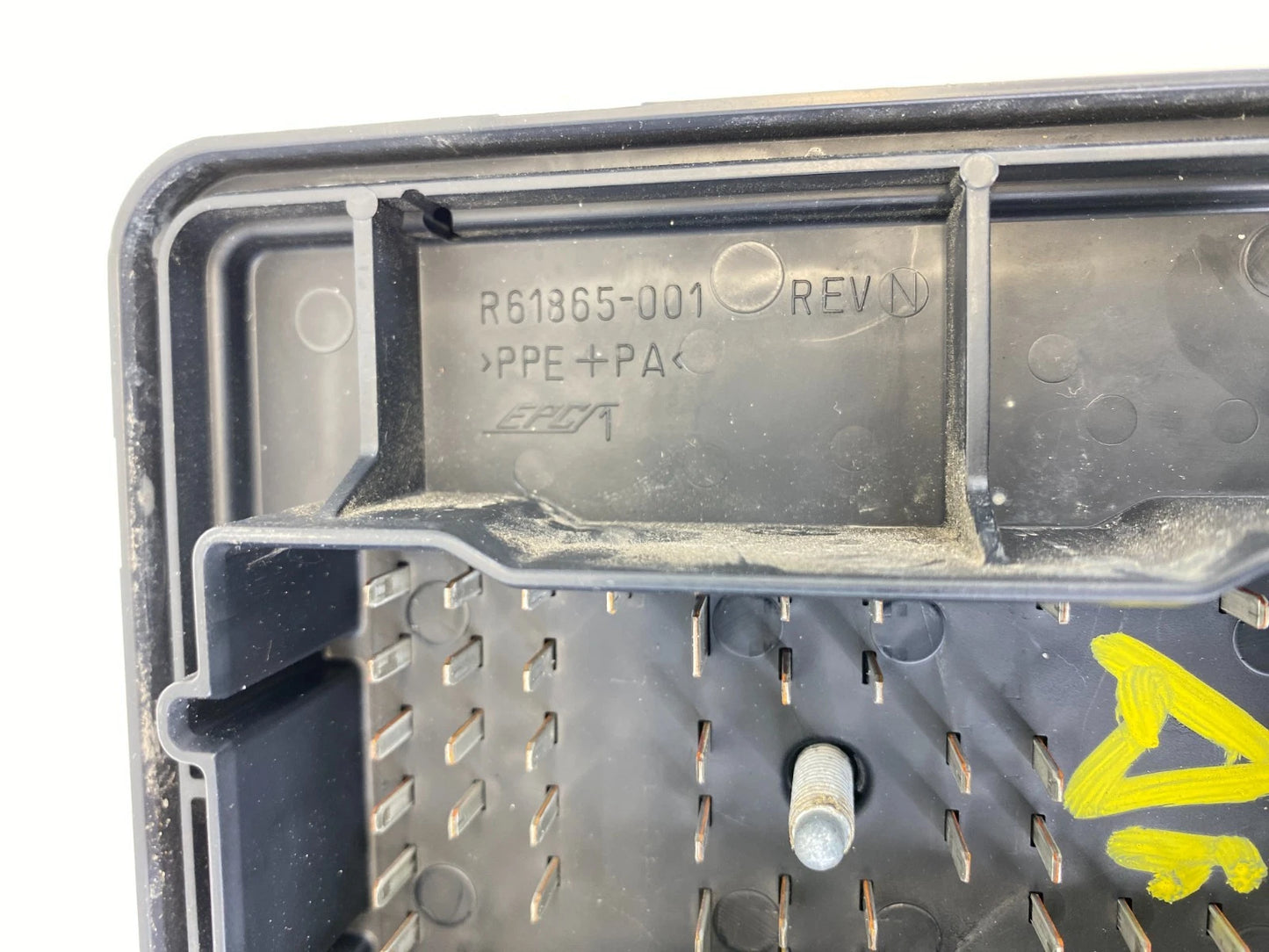 2008 CHEVROLET HHR 2.2L FWD ENGINE FUSE RELAY BOX FUSEBOX 25920143 OEM