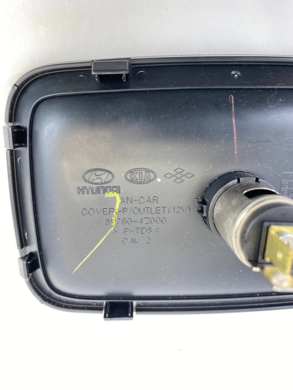 13-18 HYUNDAI SANTA FE SPORT REAR SIDE QUARTER PANEL POWER OUTLET W/ BEZEL OEM